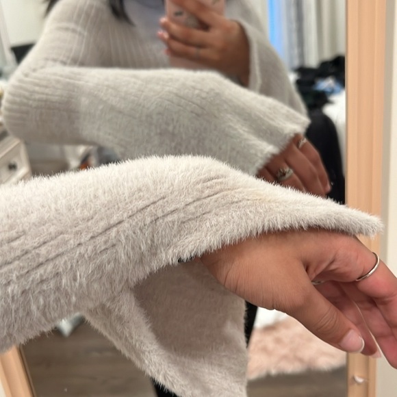 2 tops bundle Black top is size S and fuzzy top is size M - Picture 6 of 6